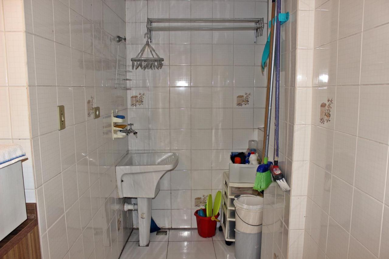 Apartamento Familiar - Praia Da Enseada Гуаружа Екстериор снимка